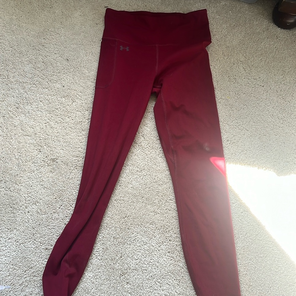 Woman’s under Armour leggings